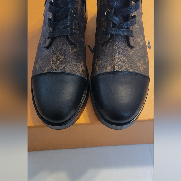 Louis VuittonWomen's Wonderland Flat Ranger Boots Monogram Canvas and Leather - Picture 10 of 13